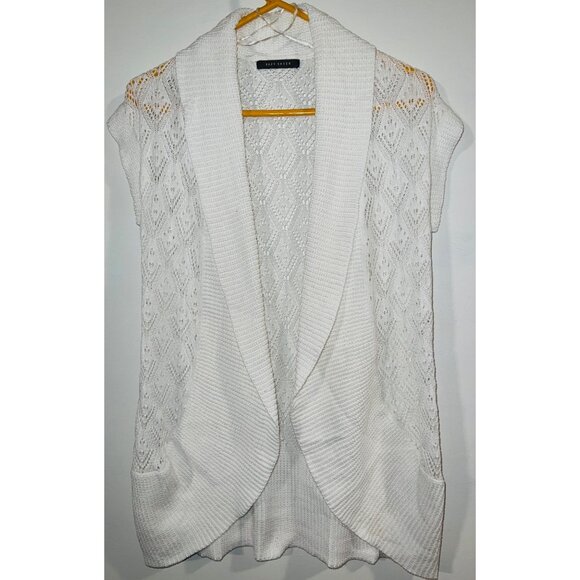 Suzy Shier White Knit Sleeveless Cardigan Womens Size Medium - Picture 1 of 3
